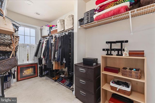 25 ENGLEWOOD TER, Martinsburg, WV 25403