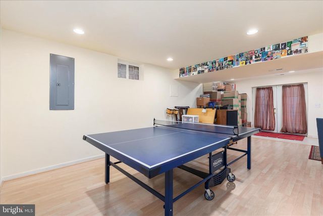 25 ENGLEWOOD TER, Martinsburg, WV 25403