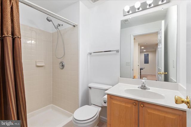 25 ENGLEWOOD TER, Martinsburg, WV 25403