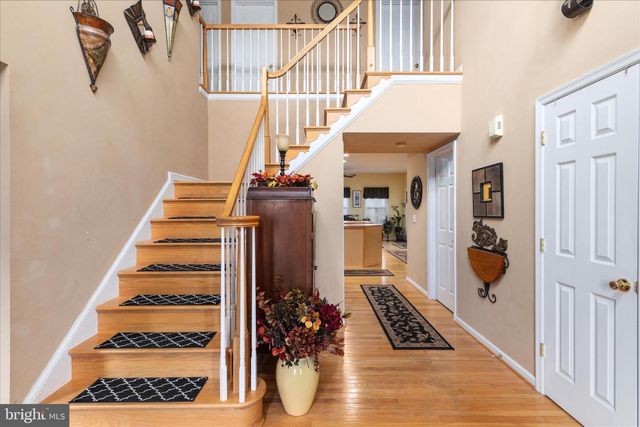 25 ENGLEWOOD TER, Martinsburg, WV 25403