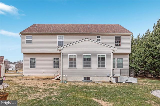 25 ENGLEWOOD TER, Martinsburg, WV 25403