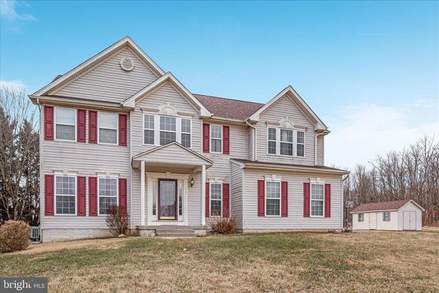 25 ENGLEWOOD TER, Martinsburg, WV 25403