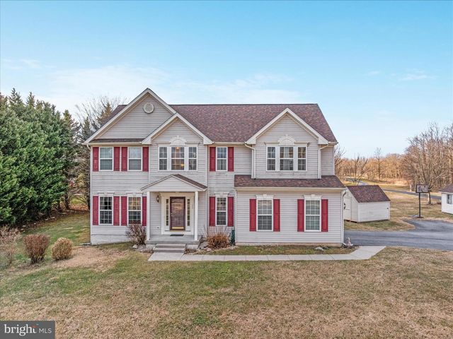 25 ENGLEWOOD TER, Martinsburg, WV 25403