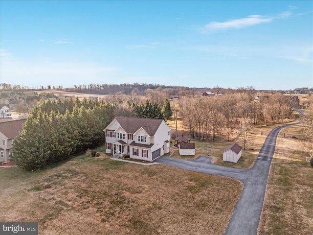 25 ENGLEWOOD TER, Martinsburg, WV 25403