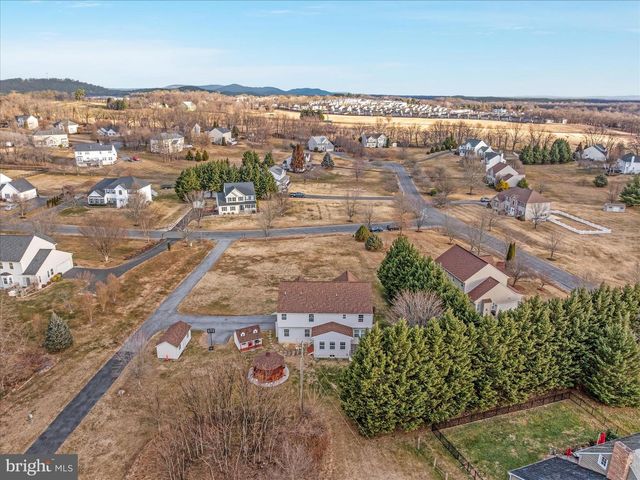 25 ENGLEWOOD TER, Martinsburg, WV 25403