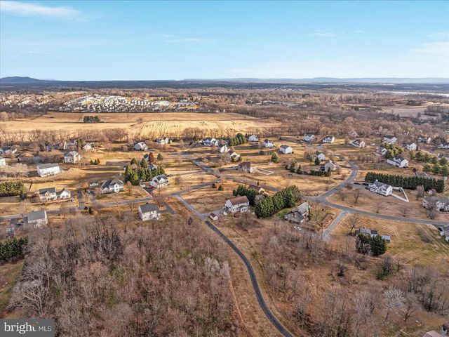 25 ENGLEWOOD TER, Martinsburg, WV 25403