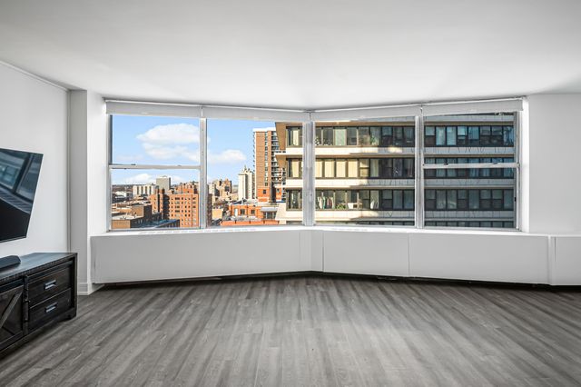 5757 N Sheridan Road 15G, Chicago, IL 60660