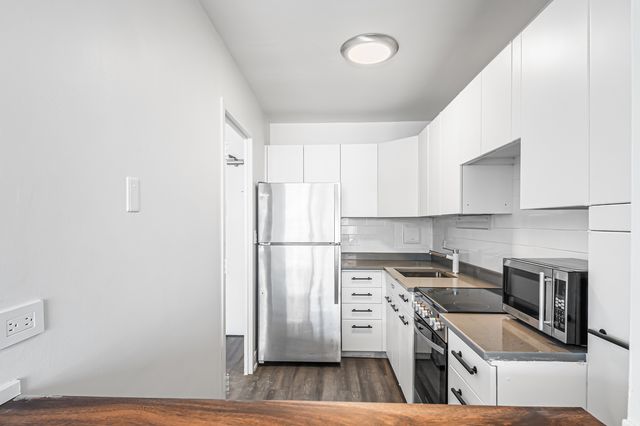 5757 N Sheridan Road 15G, Chicago, IL 60660