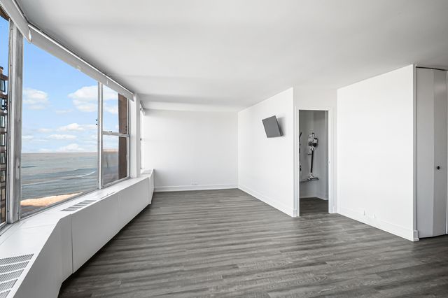 5757 N Sheridan Road 15G, Chicago, IL 60660