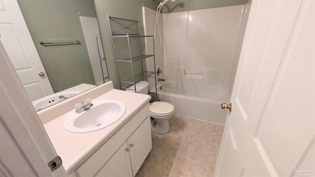 7448 Chimney Pines Dr, Pensacola, FL 32526