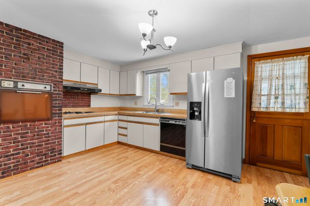 282 Hillcrest Avenue, Newington, CT 06111