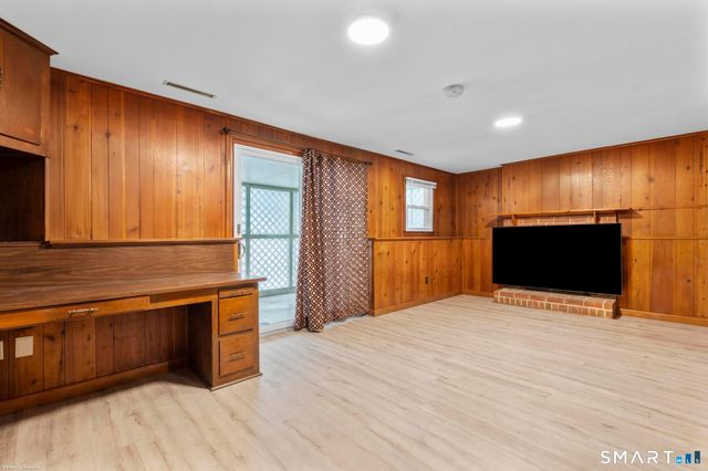 282 Hillcrest Avenue, Newington, CT 06111