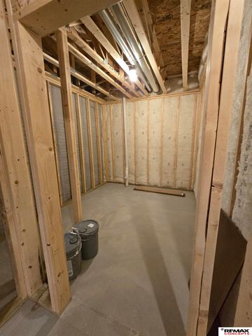 5821 S 94th Street, Lincoln, NE 68526