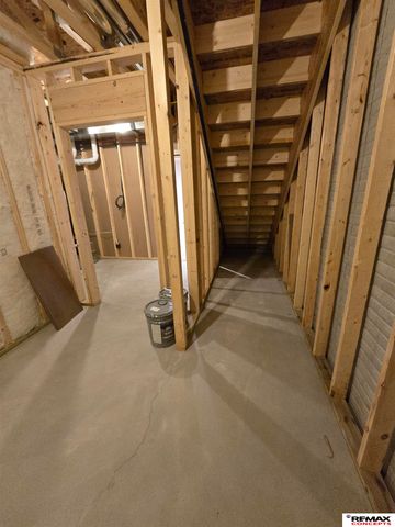 5821 S 94th Street, Lincoln, NE 68526