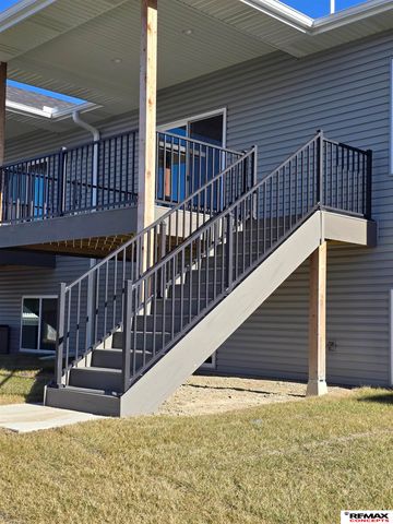 5821 S 94th Street, Lincoln, NE 68526