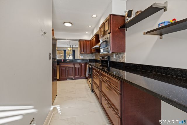 2 Brentwood Drive 2, Wallingford, CT 06492