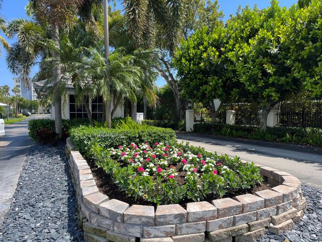 1 HARBOURSIDE Drive 1204, Delray Beach, FL 33483