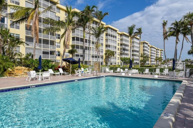 1 HARBOURSIDE Drive 1204, Delray Beach, FL 33483