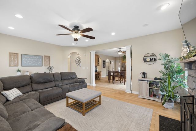 21261 Somerset Street, Shorewood, IL 60404