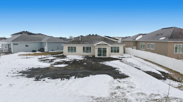 4769 32nd Street S, Fargo, ND 58104