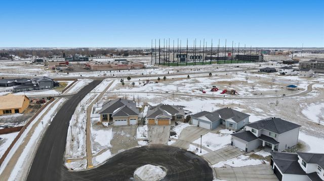 4769 32nd Street S, Fargo, ND 58104