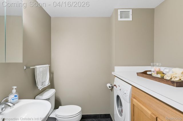 15 E Kirby Street 420, Detroit, MI 48202