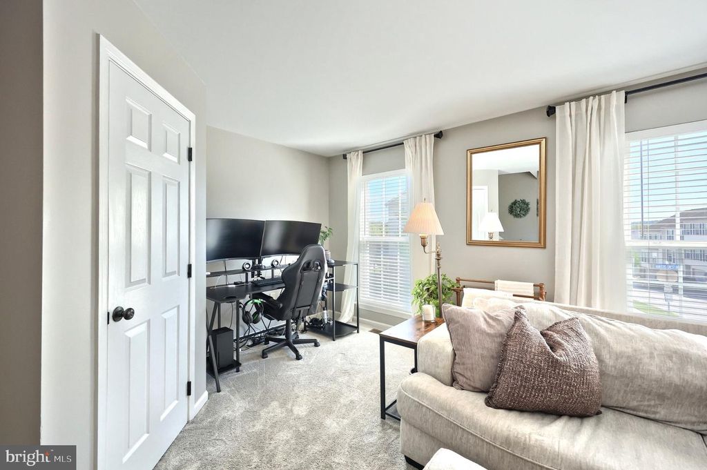 Image 22 of property listing at 2714 HUNTERS CREST DR #28, York, PA 17402