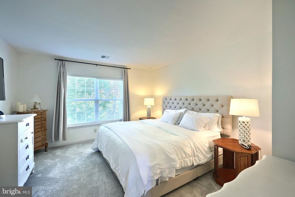 Image 27 of property listing at 2714 HUNTERS CREST DR #28, York, PA 17402