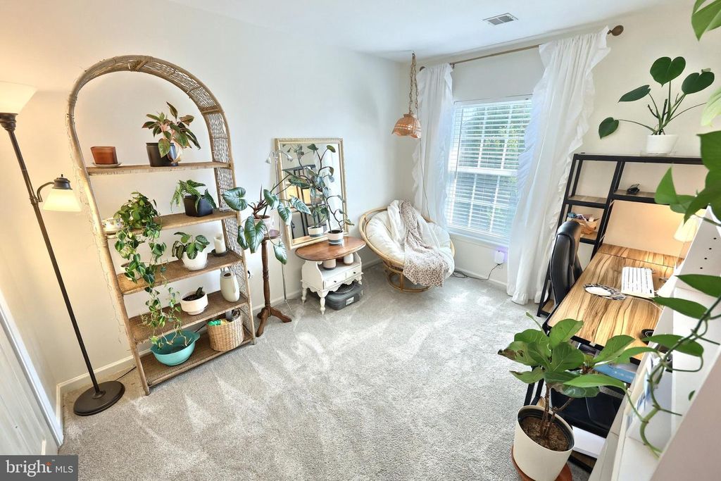 Image 33 of property listing at 2714 HUNTERS CREST DR #28, York, PA 17402