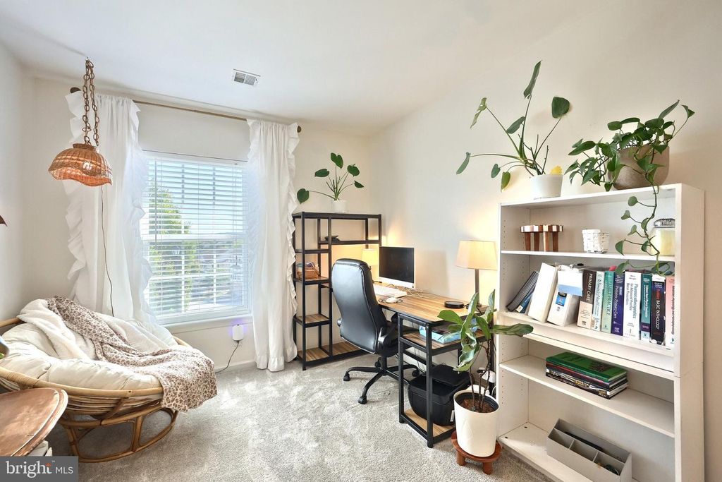 Image 34 of property listing at 2714 HUNTERS CREST DR #28, York, PA 17402