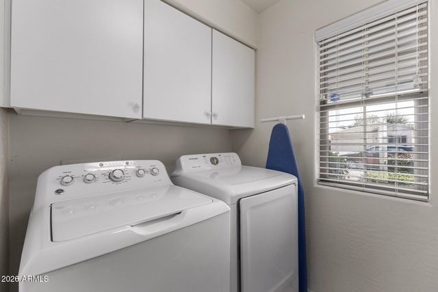 10390 W YUKON Drive, Peoria, AZ 85382