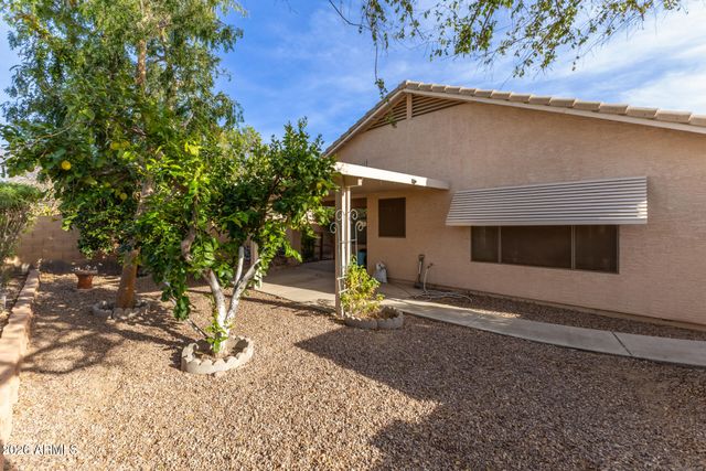 10390 W YUKON Drive, Peoria, AZ 85382