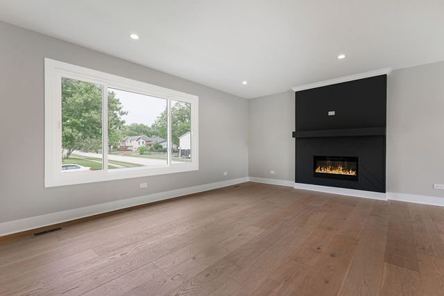 16749 Meadowdale Drive, Oak Forest, IL 60452