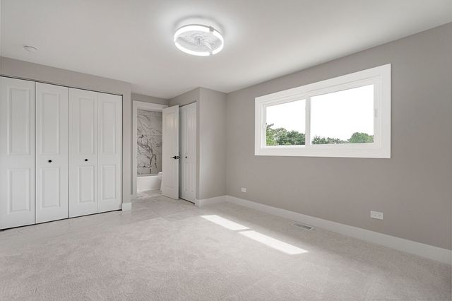 16749 Meadowdale Drive, Oak Forest, IL 60452