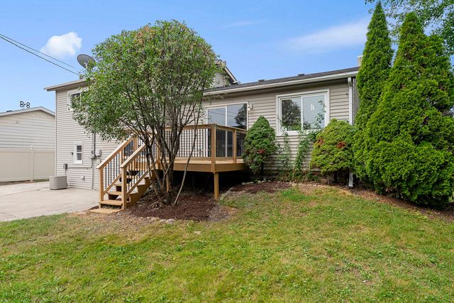 16749 Meadowdale Drive, Oak Forest, IL 60452