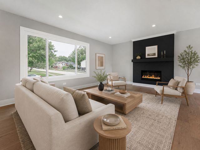 16749 Meadowdale Drive, Oak Forest, IL 60452