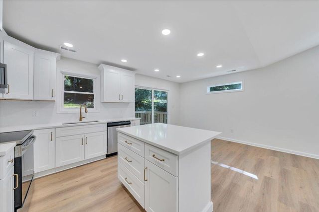 2315 Vale AVE, Roanoke, VA 24012