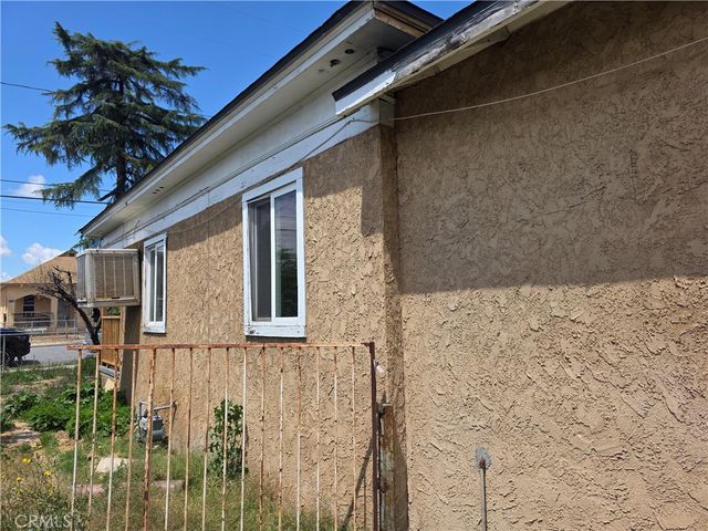 739 Perris, San Bernardino, CA 92411