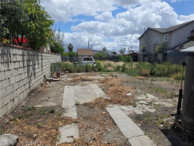 739 Perris, San Bernardino, CA 92411