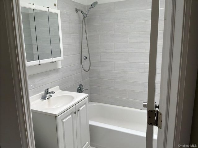 1020 E 213th Street, Bronx, NY 10469