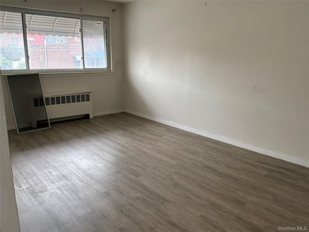 1020 E 213th Street, Bronx, NY 10469