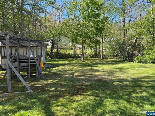 23 Lavina Trail, Jefferson Township, NJ 07438