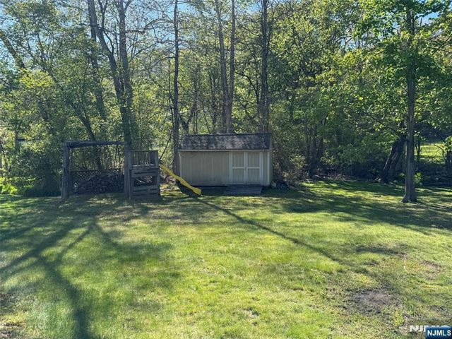 23 Lavina Trail, Jefferson Township, NJ 07438