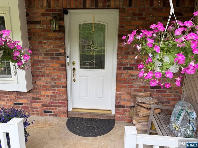 23 Lavina Trail, Jefferson Township, NJ 07438