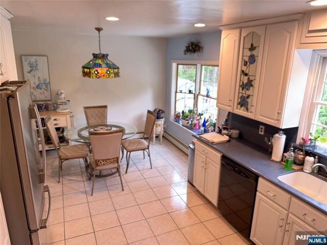 23 Lavina Trail, Jefferson Township, NJ 07438