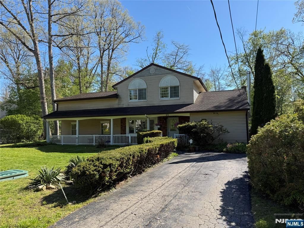 23 Lavina Trail, Jefferson Township, NJ 07438