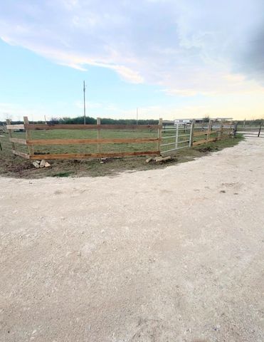 816 Raccoon Bend Road, Bellville, TX 77418