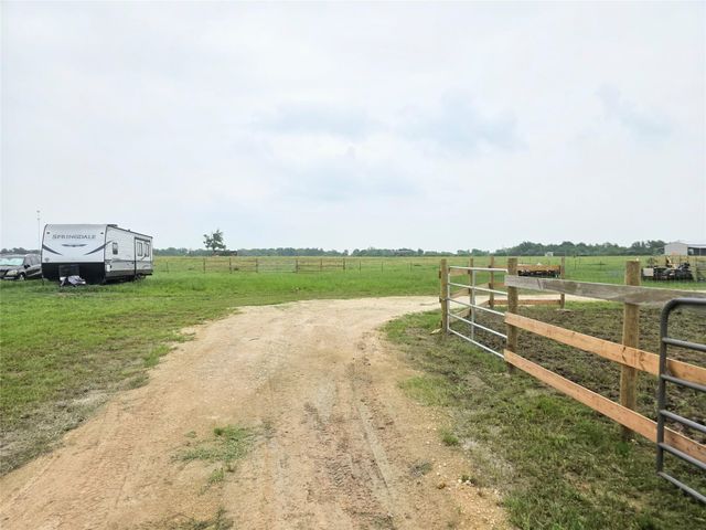 816 Raccoon Bend Road, Bellville, TX 77418