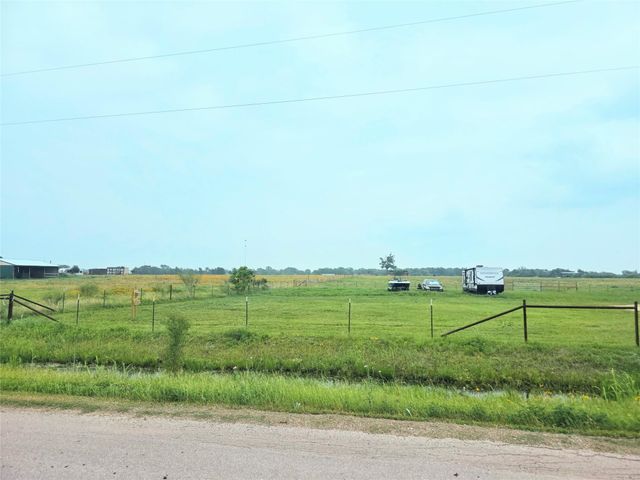 816 Raccoon Bend Road, Bellville, TX 77418