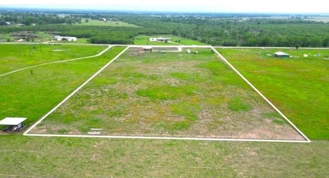 816 Raccoon Bend Road, Bellville, TX 77418